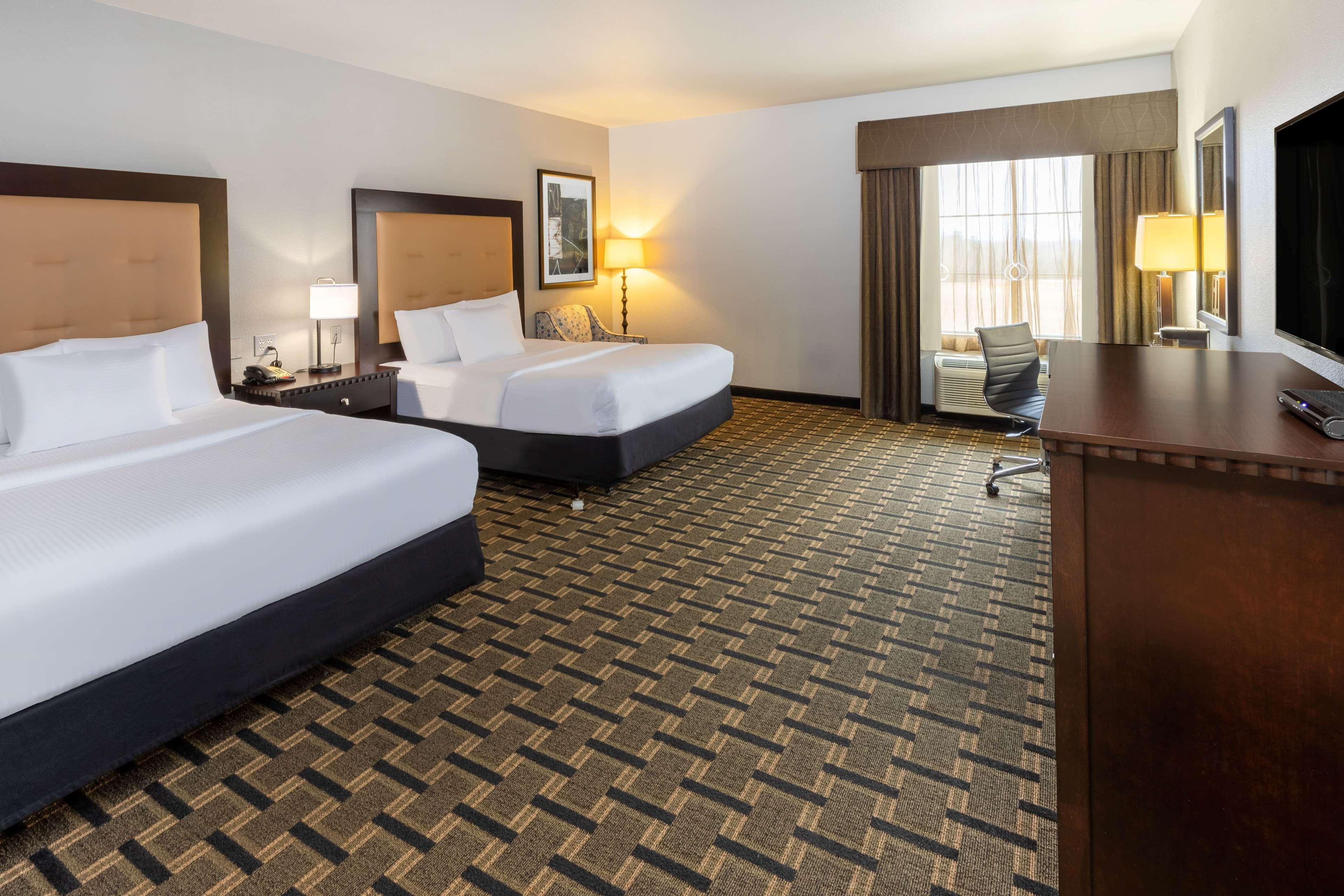Отель La Quinta By Wyndham Mt. Pleasant Mount Pleasant Экстерьер фото
