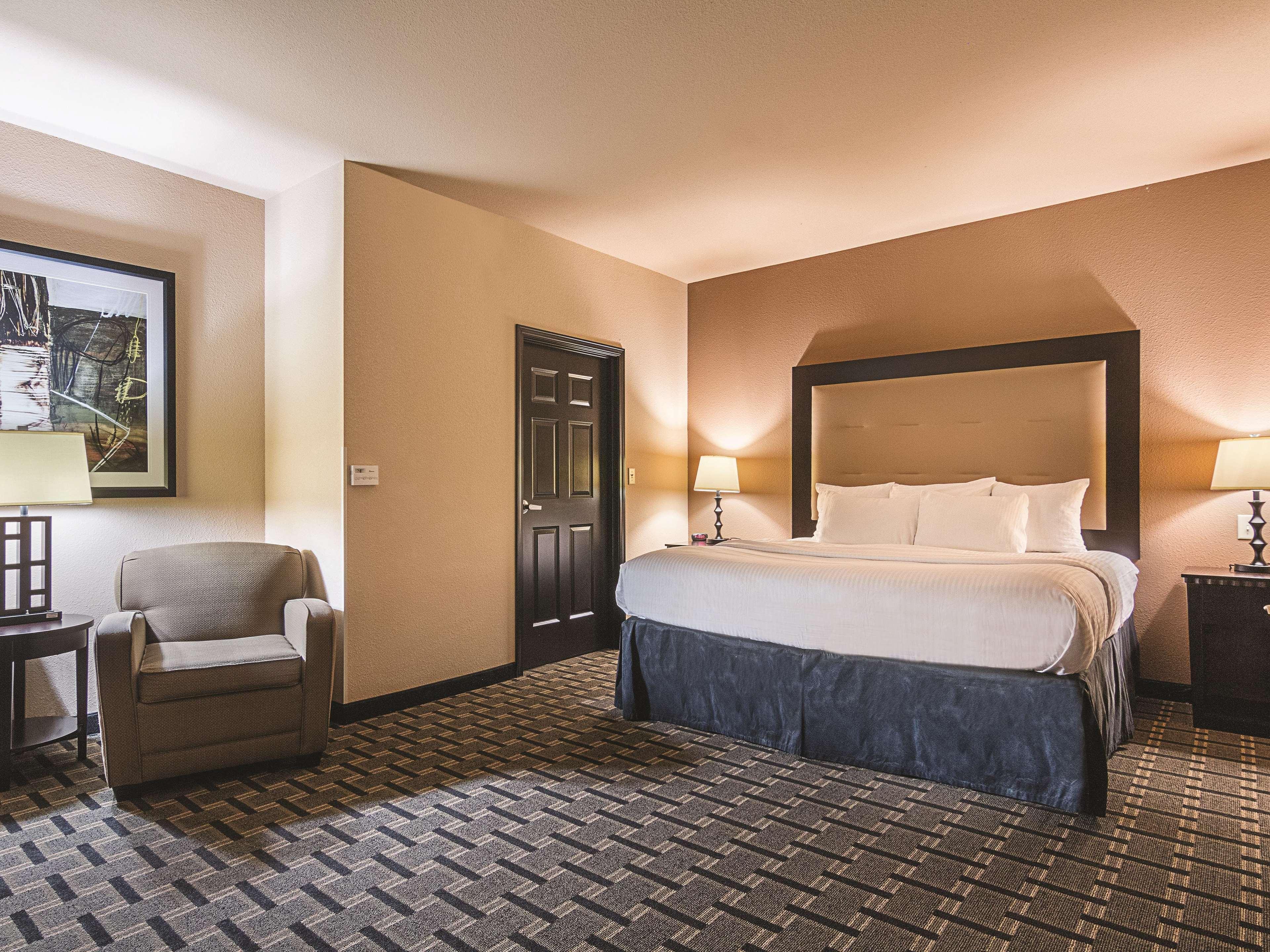 Отель La Quinta By Wyndham Mt. Pleasant Mount Pleasant Экстерьер фото