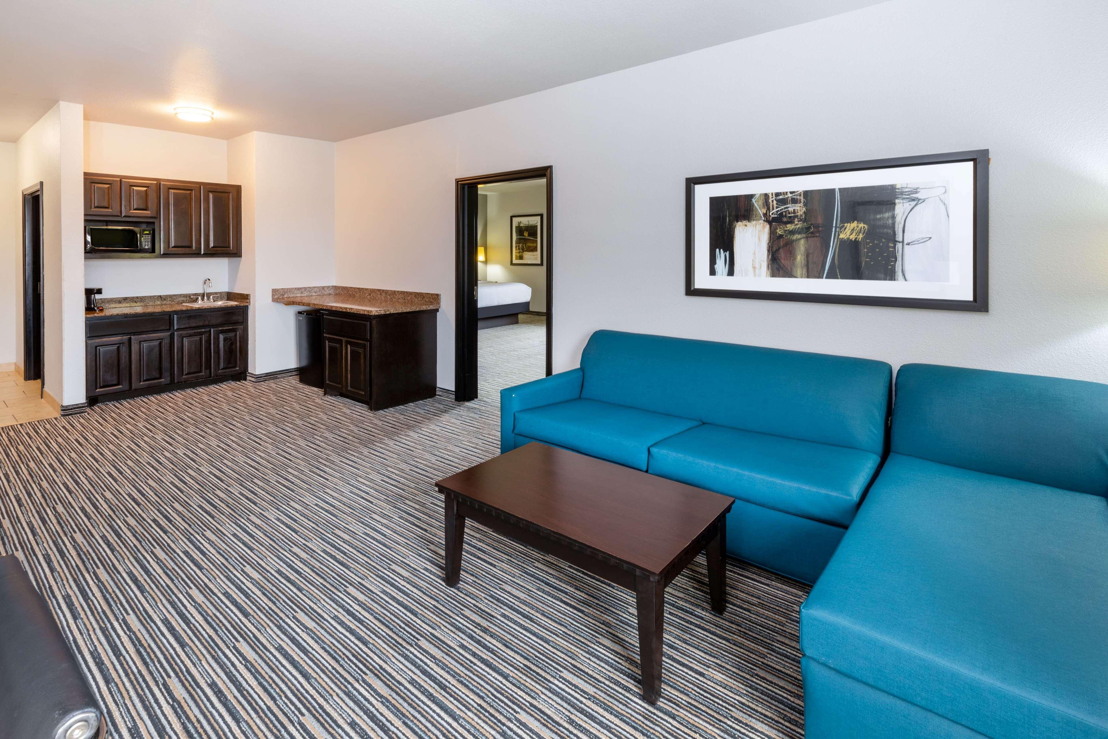Отель La Quinta By Wyndham Mt. Pleasant Mount Pleasant Экстерьер фото