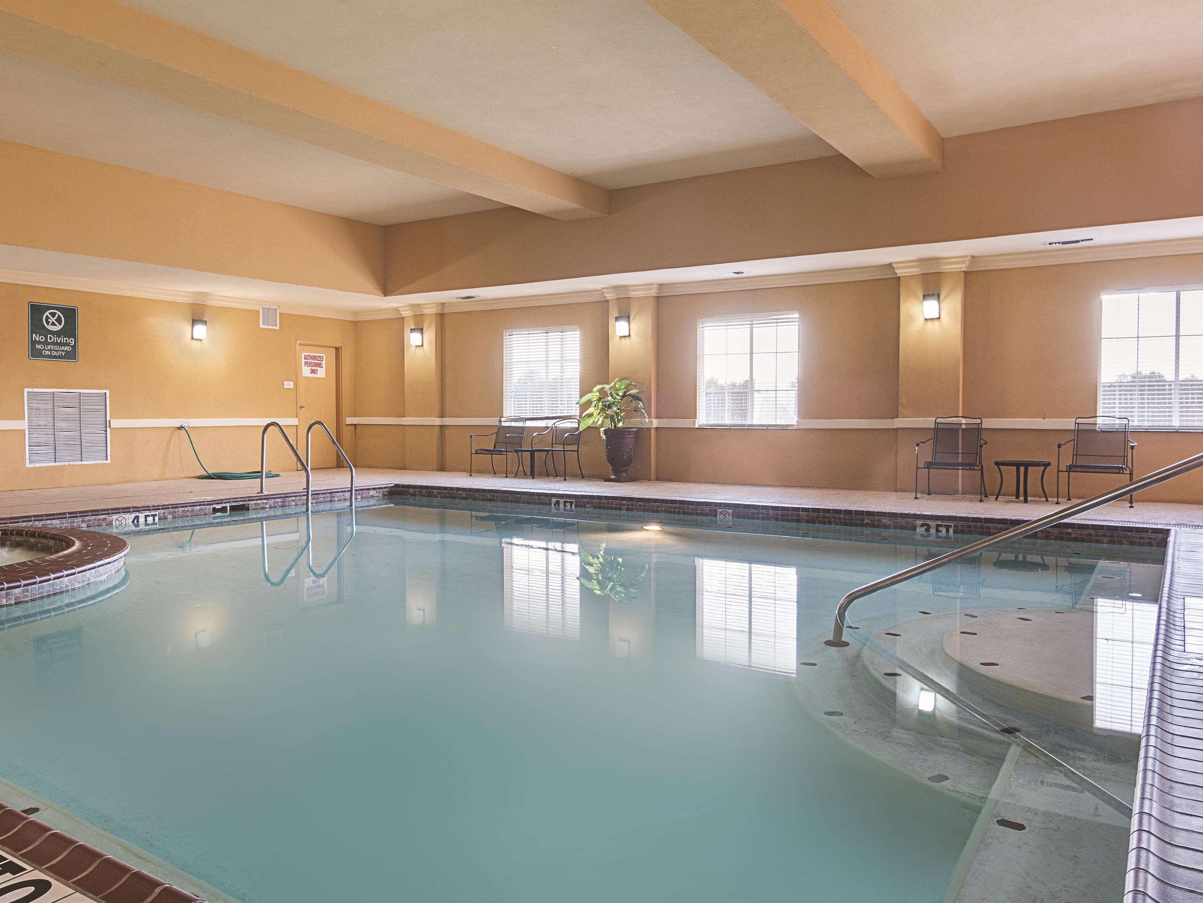 Отель La Quinta By Wyndham Mt. Pleasant Mount Pleasant Экстерьер фото