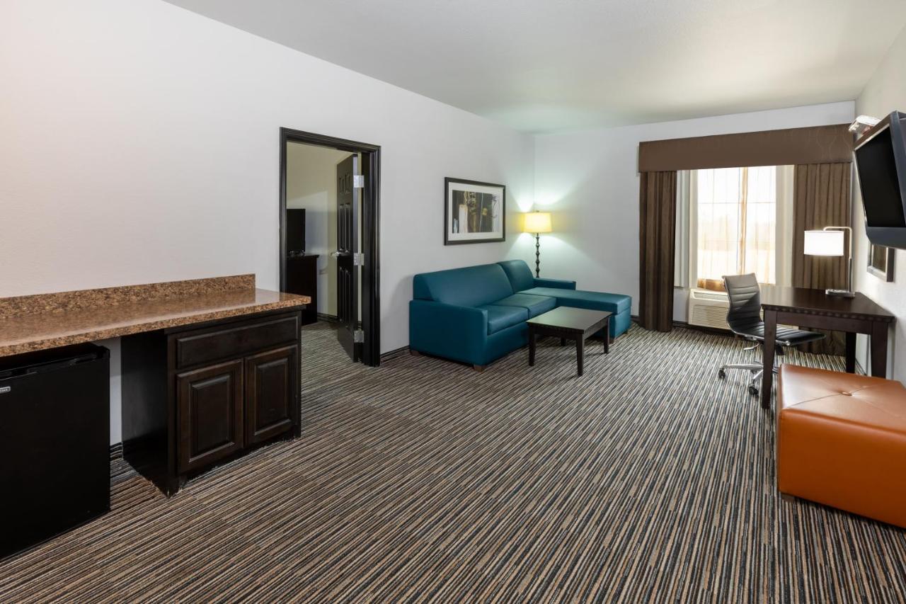 Отель La Quinta By Wyndham Mt. Pleasant Mount Pleasant Экстерьер фото