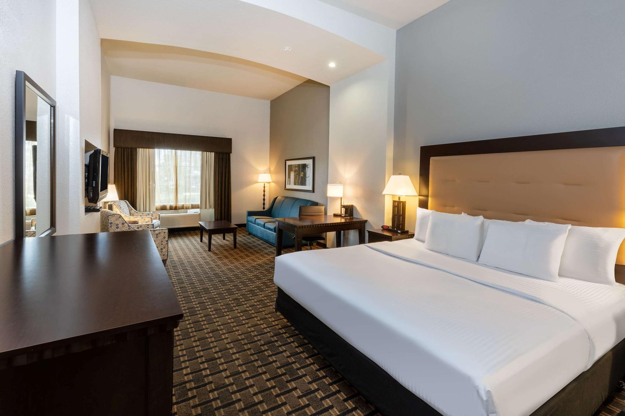 Отель La Quinta By Wyndham Mt. Pleasant Mount Pleasant Экстерьер фото