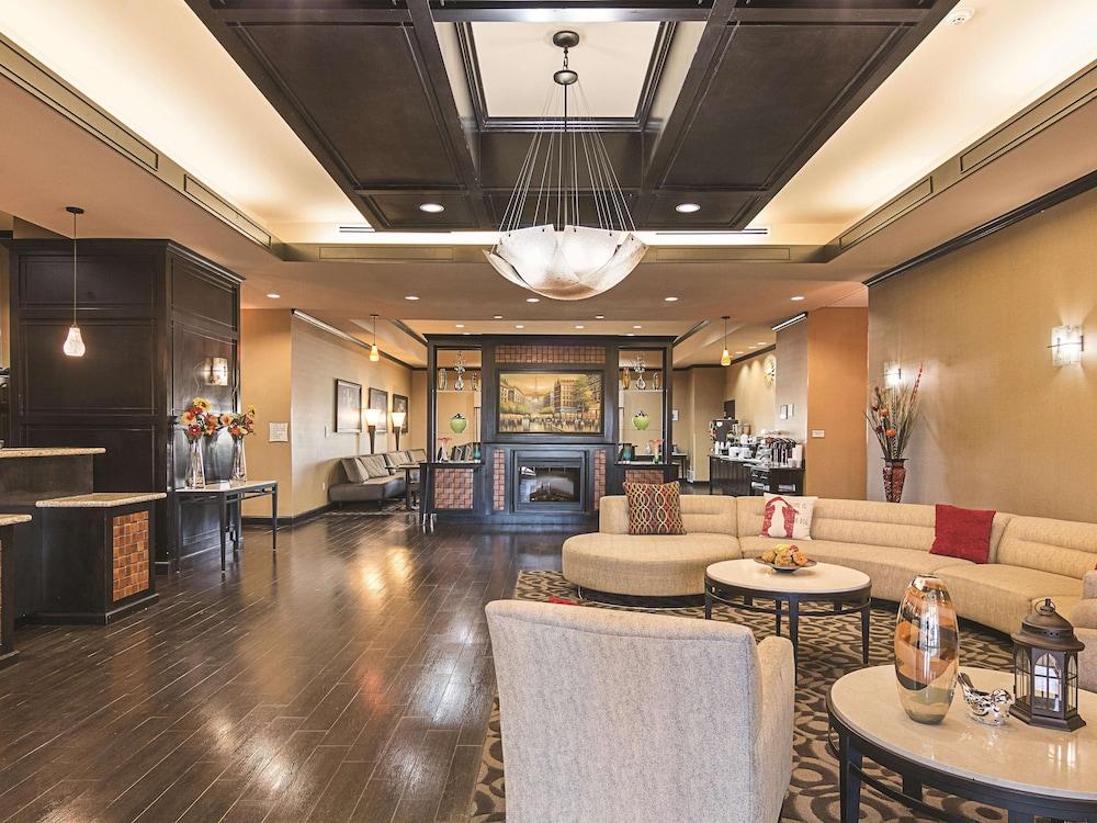 Отель La Quinta By Wyndham Mt. Pleasant Mount Pleasant Экстерьер фото