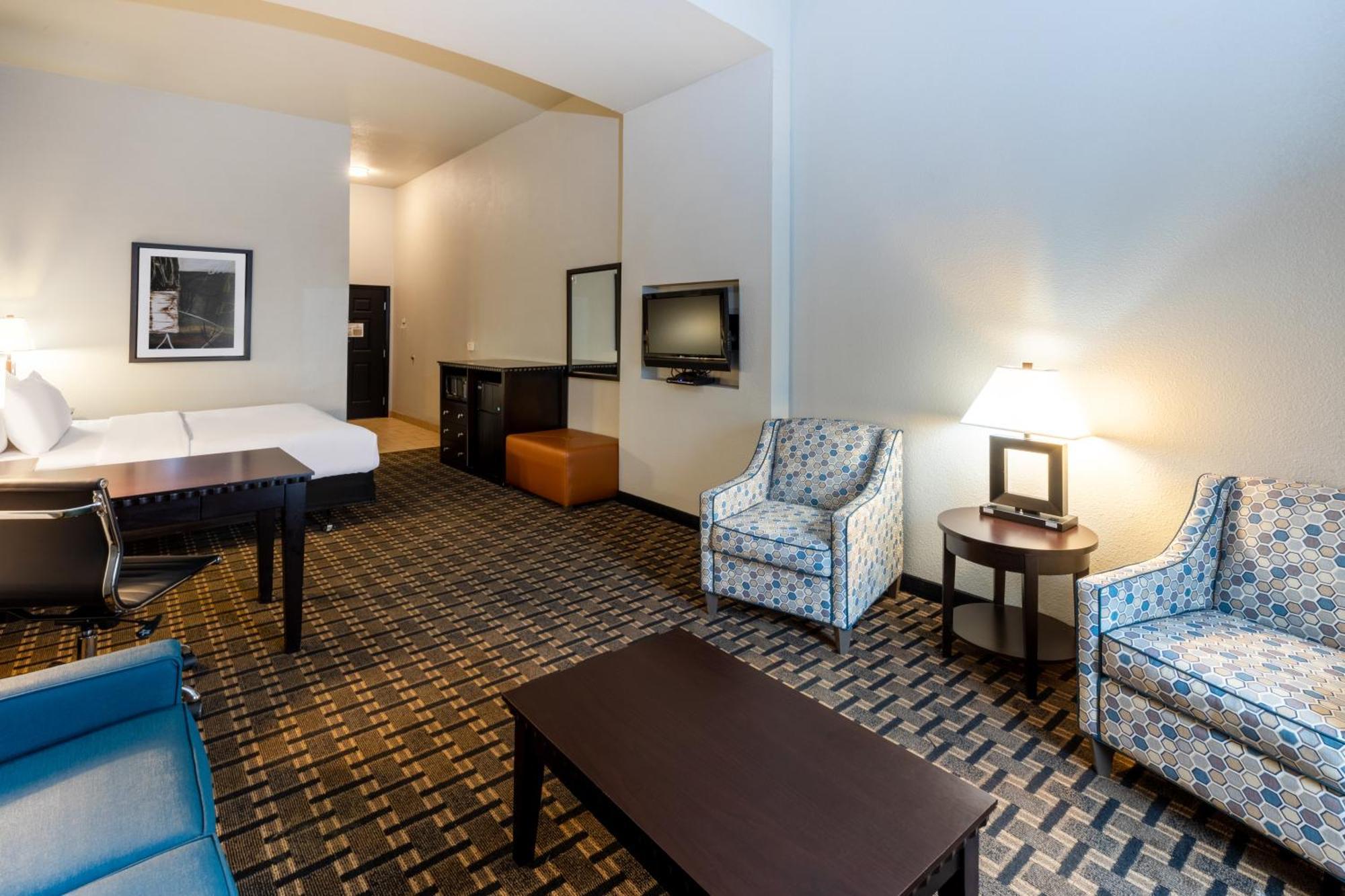 Отель La Quinta By Wyndham Mt. Pleasant Mount Pleasant Экстерьер фото