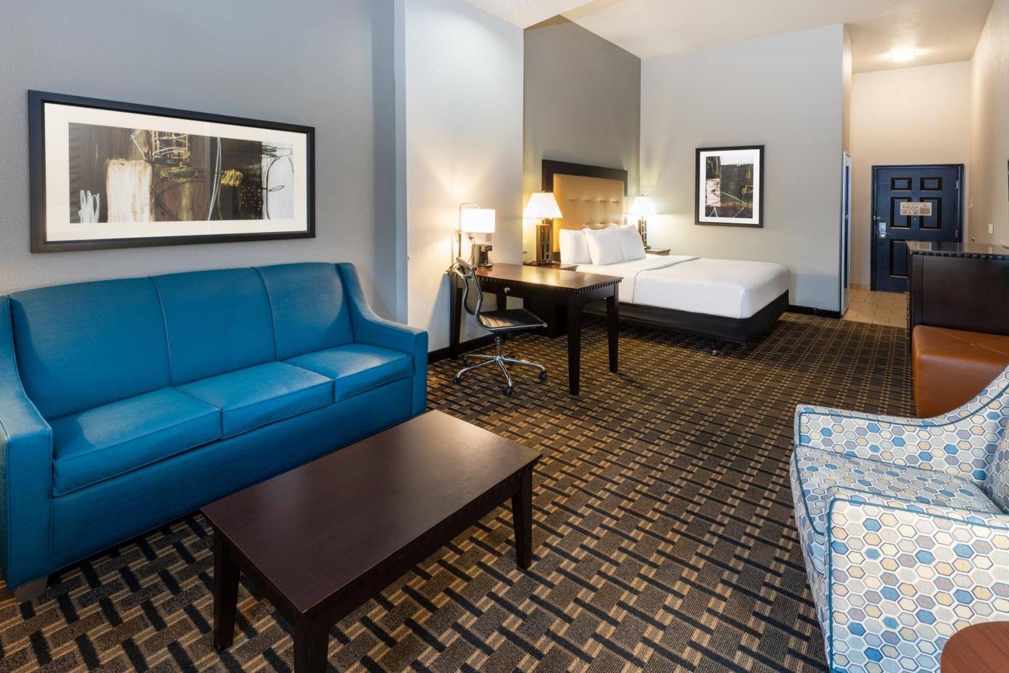 Отель La Quinta By Wyndham Mt. Pleasant Mount Pleasant Экстерьер фото