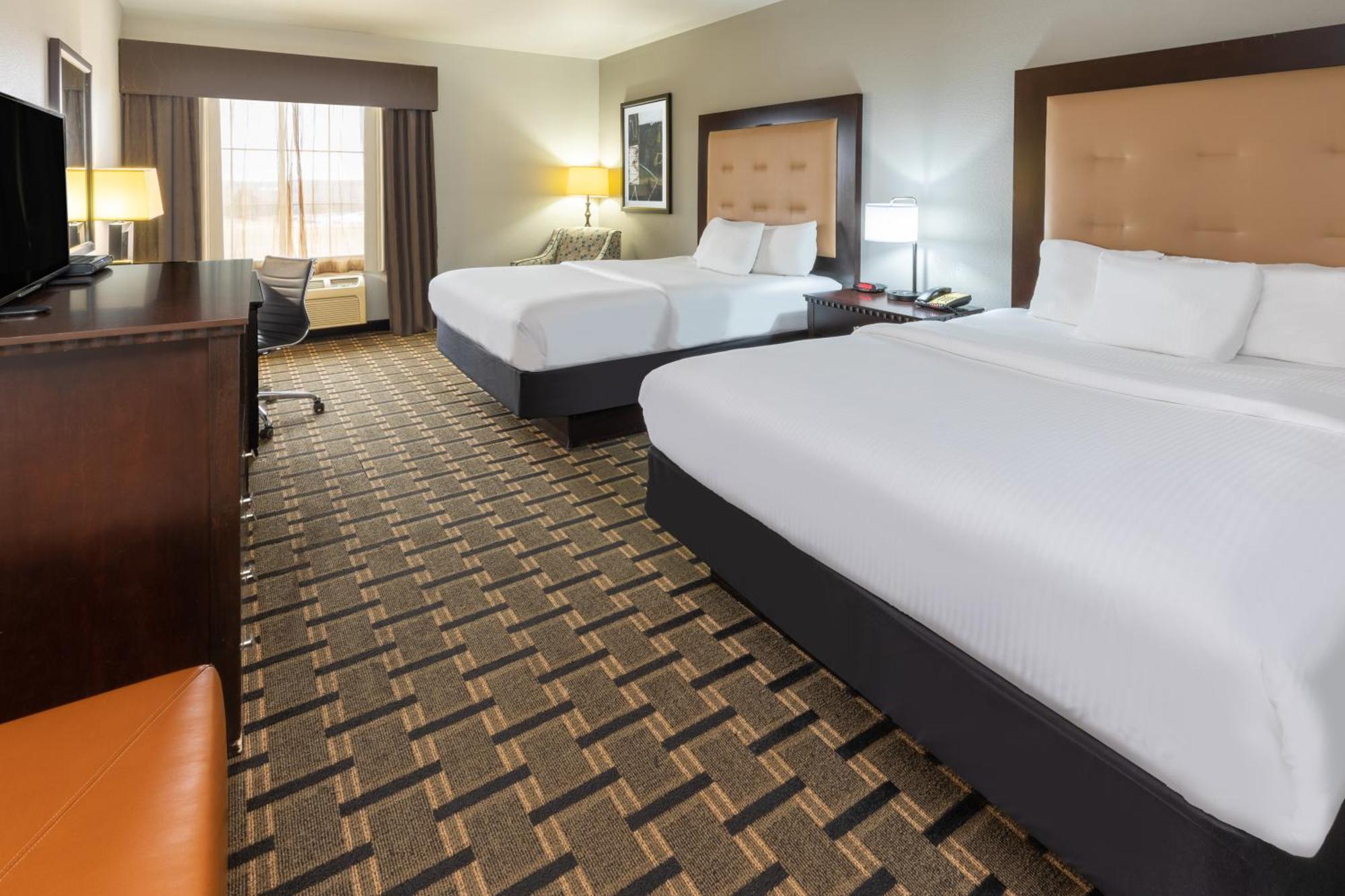 Отель La Quinta By Wyndham Mt. Pleasant Mount Pleasant Экстерьер фото