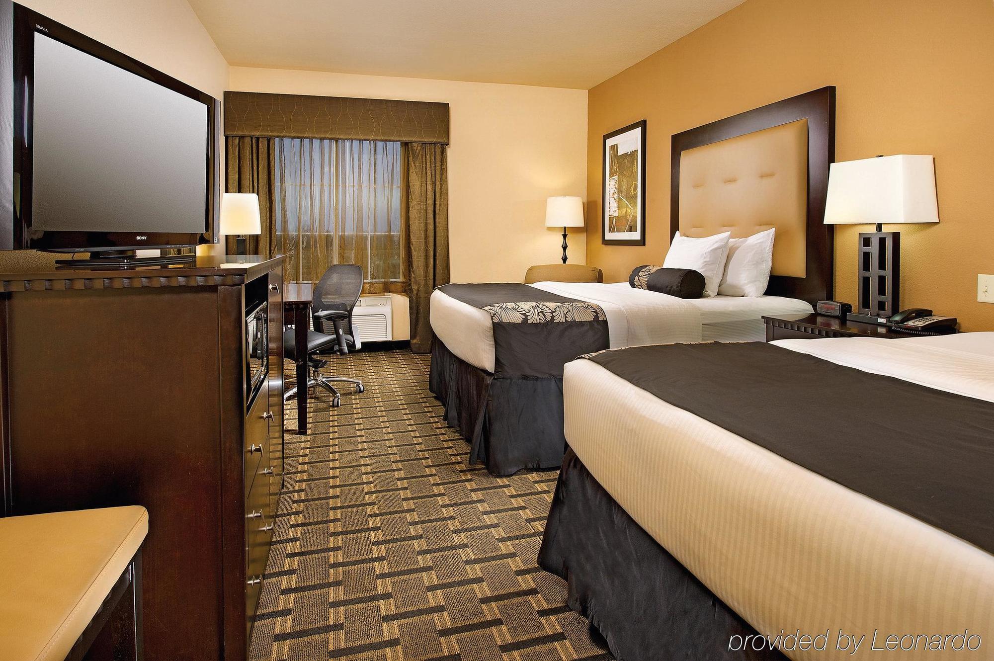 Отель La Quinta By Wyndham Mt. Pleasant Mount Pleasant Экстерьер фото