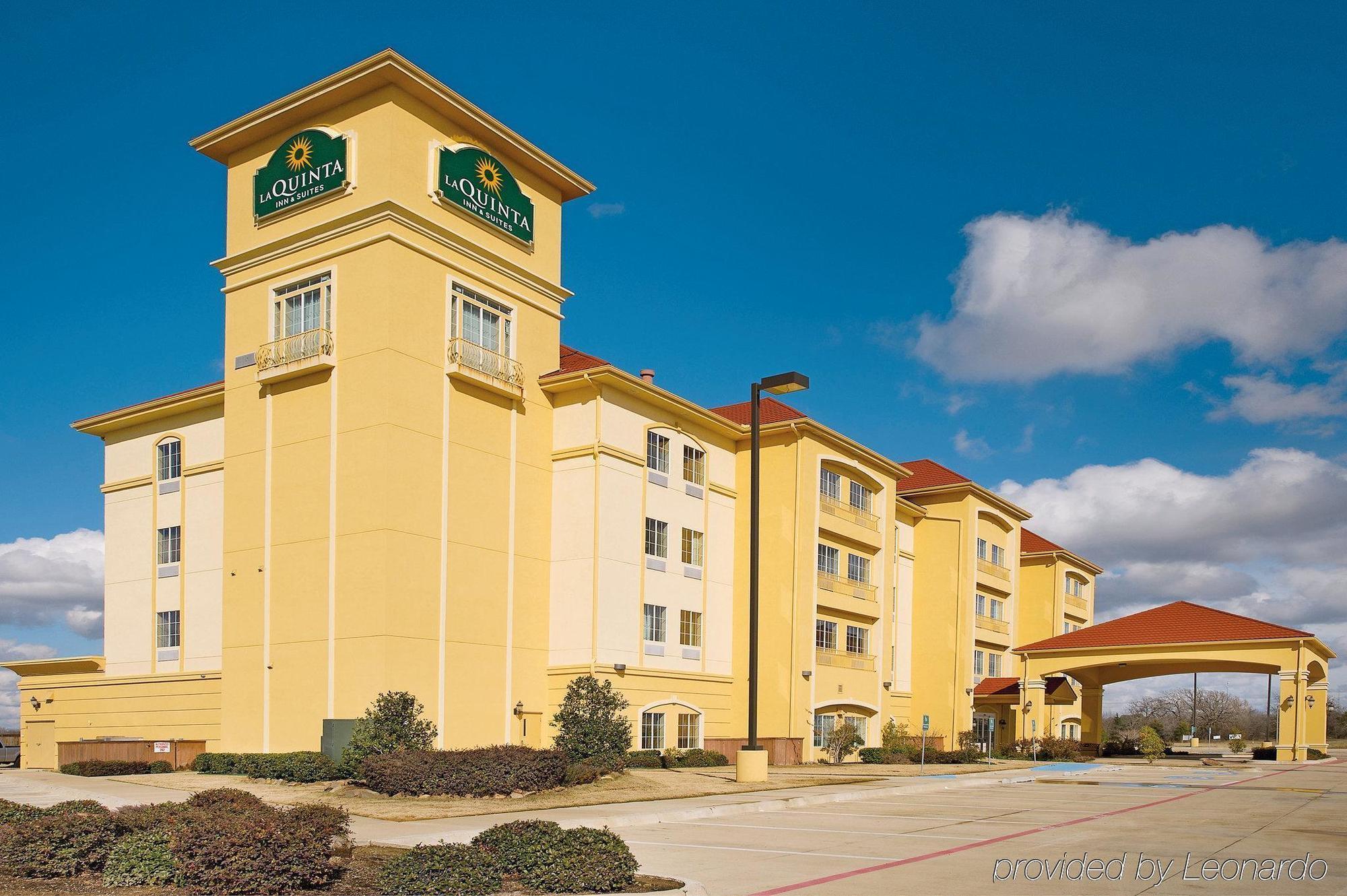 Отель La Quinta By Wyndham Mt. Pleasant Mount Pleasant Экстерьер фото